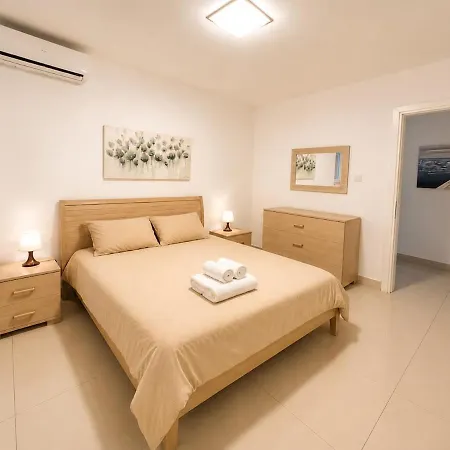 Sea View In - Ferry 5 Min - 2 Bedrooms Sliema